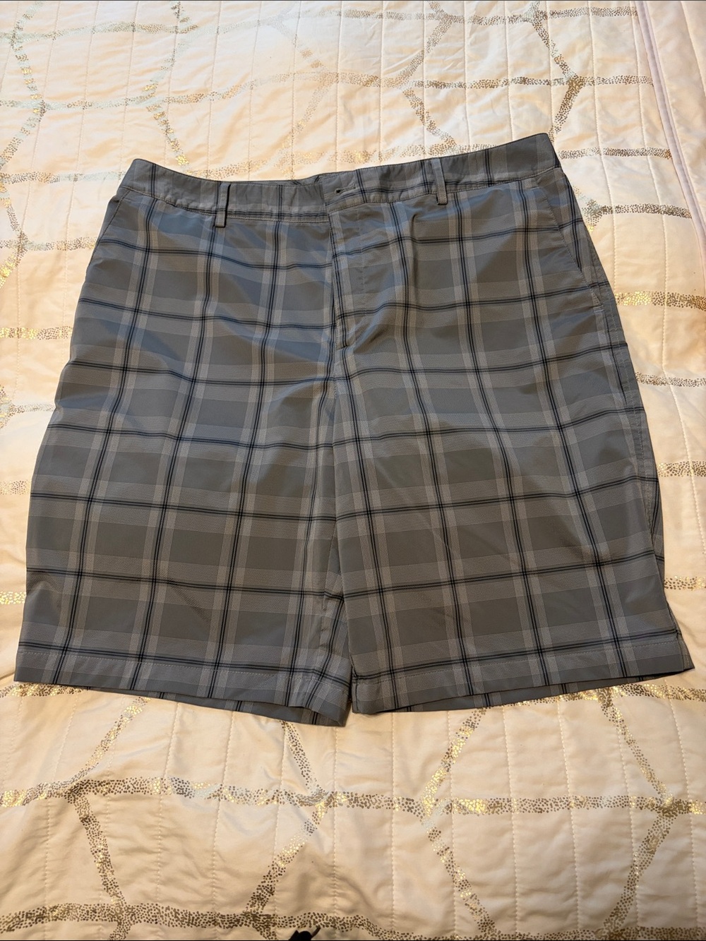 Under Armour Men’s Gray Plaid Performance Flat-Front Shorts